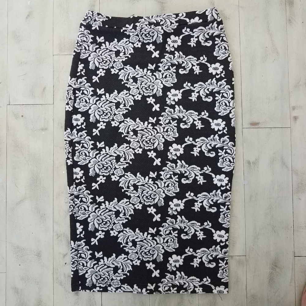 Black & White Floral Pencil Skirt (A1)